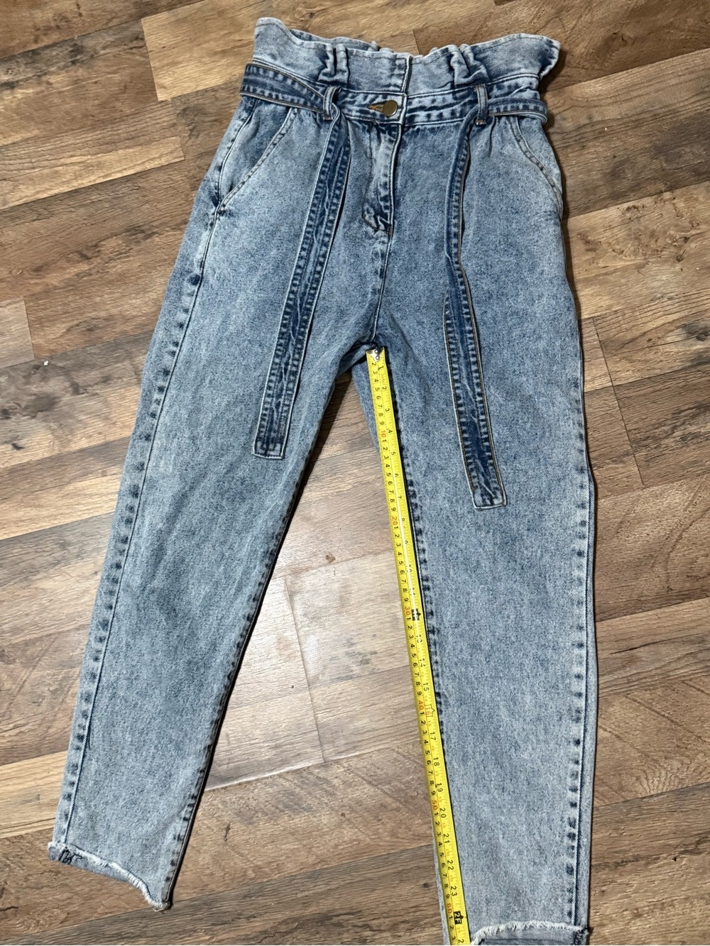 Boohoo Blue Retro 80s Style Paperbag Denim Mom Jeans Light Wash •Size 4•